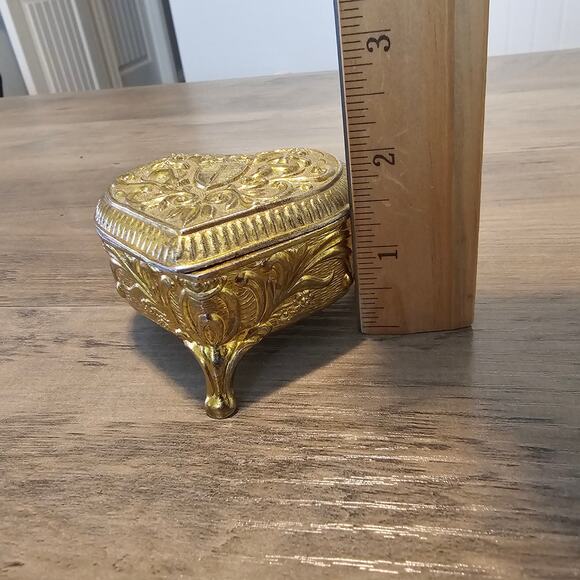 Vintage Gold Metal Heart Trinket Jewelry Box Cherub Velvet Japan Renaissance - Picture 11 of 14